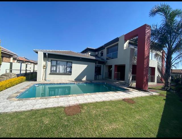 4 BEDROOM HOUSE FOR SALE IN AERORAND